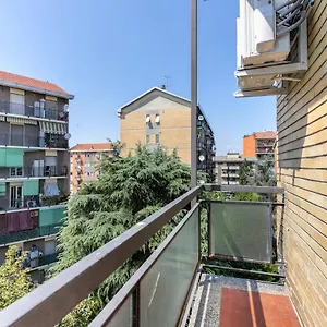 Alessia's Flat- M3 Corvetto Mailand