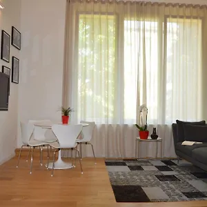  Apartment Bright And Silent Near Two Towers Italy